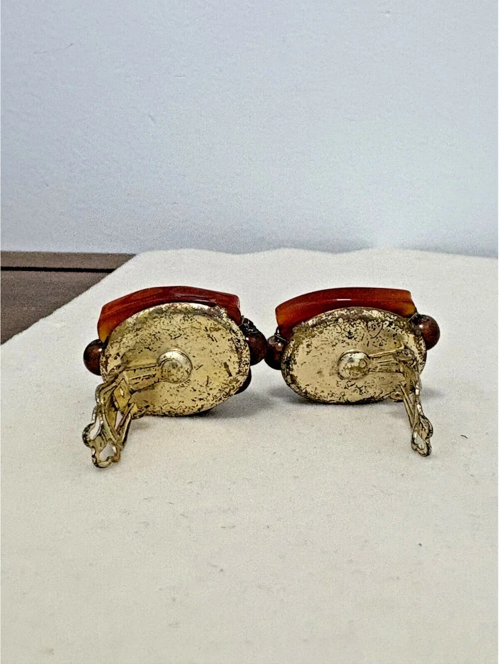 Vintage Brown Faux Pearl Cluster Moonglow Clip Earrings Gold Tone Japan 1